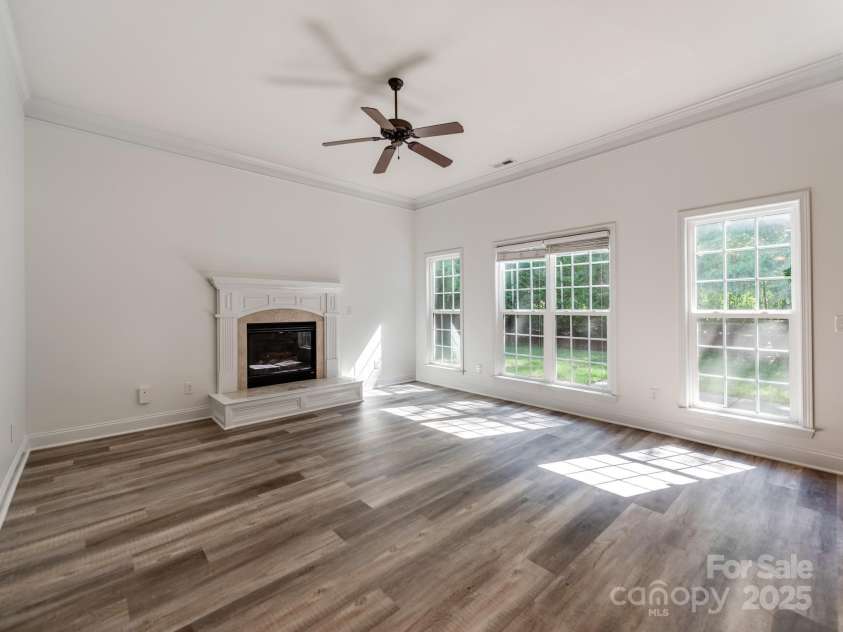 533 Montgrove Place, Concord, NC 28027.  MLS# CAR4255998, YatesRealty ID 878. Family Room off kitchen