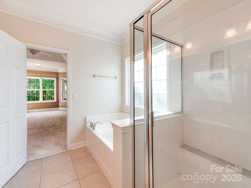 533 Montgrove Place, Concord, NC 28027.  MLS# CAR4255998, YatesRealty ID 878. Owner's Suite Bath