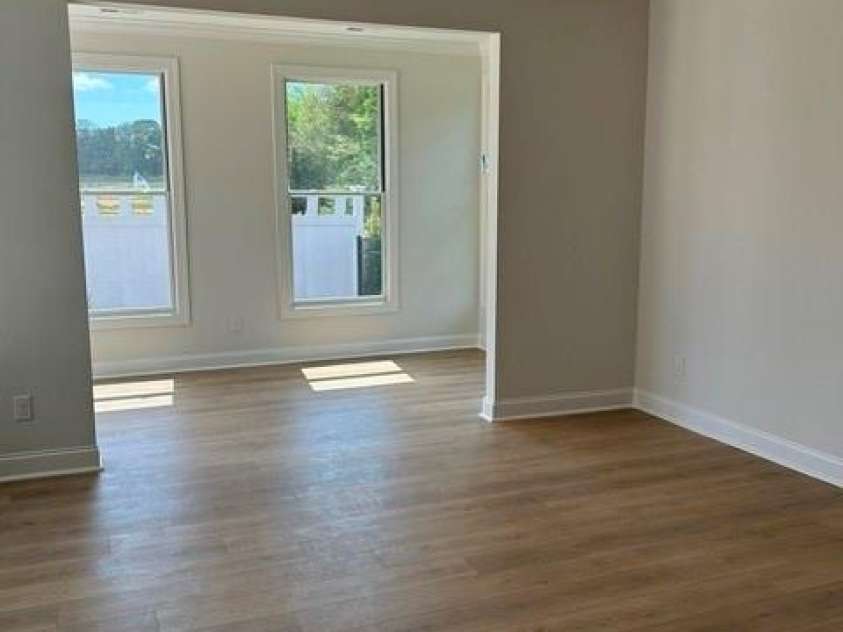 3060 Five Creek Road, Charlotte, NC 28213.  MLS# CAR4311064, YatesRealty ID 8780. 