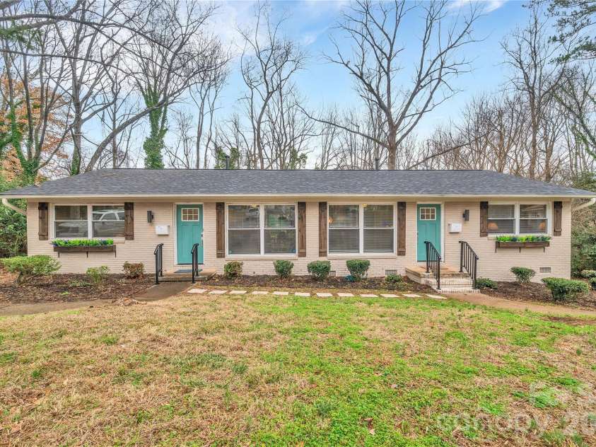 2025 Ibis Court, Charlotte, NC 28205.  MLS# CAR4358594, YatesRealty ID 8781. 