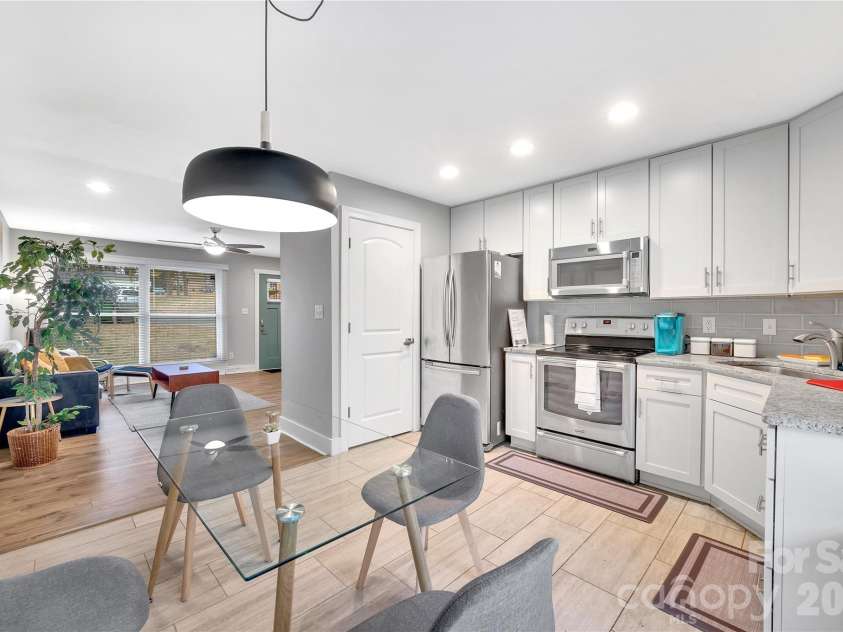 2025 Ibis Court, Charlotte, NC 28205.  MLS# CAR4358594, YatesRealty ID 8781. 