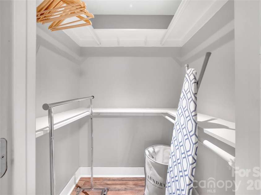 2025 Ibis Court, Charlotte, NC 28205.  MLS# CAR4358594, YatesRealty ID 8781. 