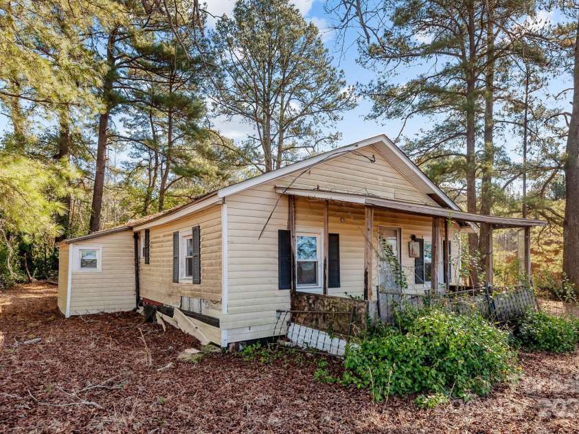 2232 US Hwy 13 Highway, Ahoskie, NC 27910.  MLS# CAR4227992, YatesRealty ID 8781. 