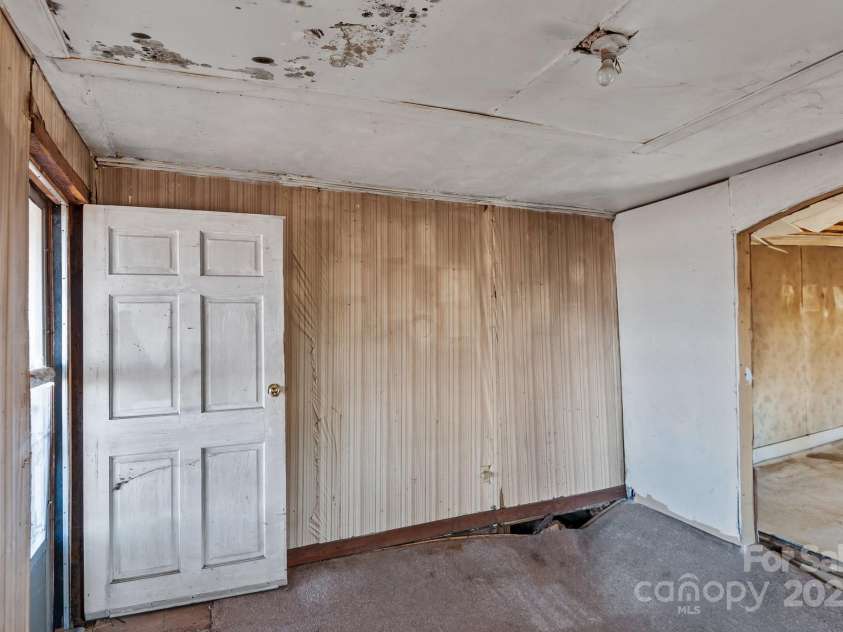 2232 US Hwy 13 Highway, Ahoskie, NC 27910.  MLS# CAR4227992, YatesRealty ID 8781. 