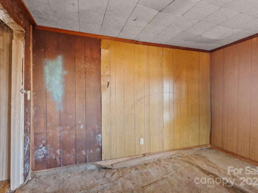 2232 US Hwy 13 Highway, Ahoskie, NC 27910.  MLS# CAR4227992, YatesRealty ID 8781. 