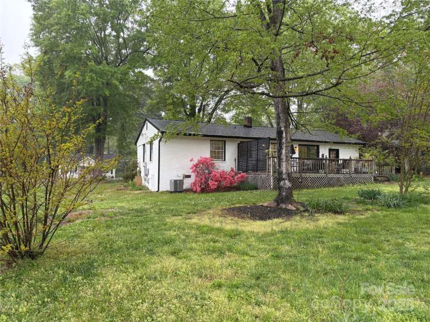 212 Stewart Avenue, Mooresville, NC 28115.  MLS# CAR4246440, YatesRealty ID 8783. 
