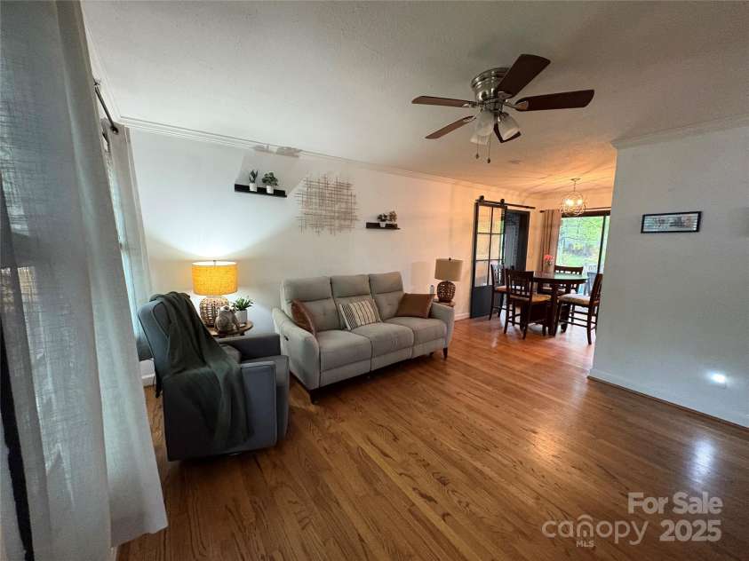 212 Stewart Avenue, Mooresville, NC 28115.  MLS# CAR4246440, YatesRealty ID 8783. 
