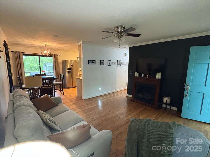 212 Stewart Avenue, Mooresville, NC 28115.  MLS# CAR4246440, YatesRealty ID 8783. 