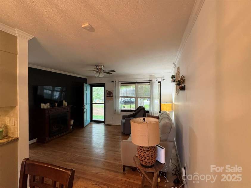 212 Stewart Avenue, Mooresville, NC 28115.  MLS# CAR4246440, YatesRealty ID 8783. 