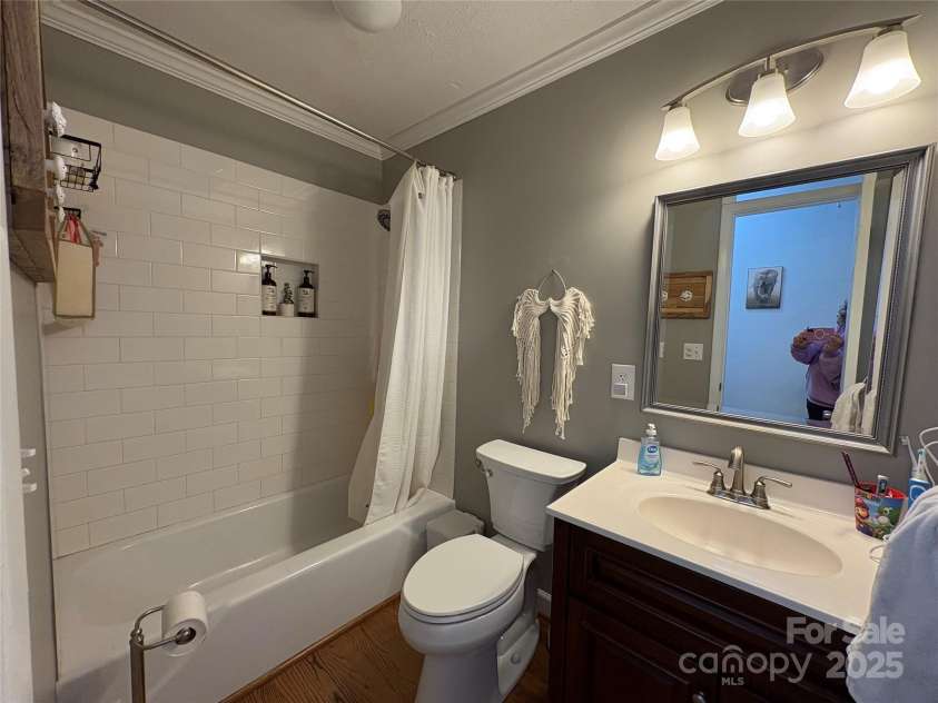 212 Stewart Avenue, Mooresville, NC 28115.  MLS# CAR4246440, YatesRealty ID 8783. 