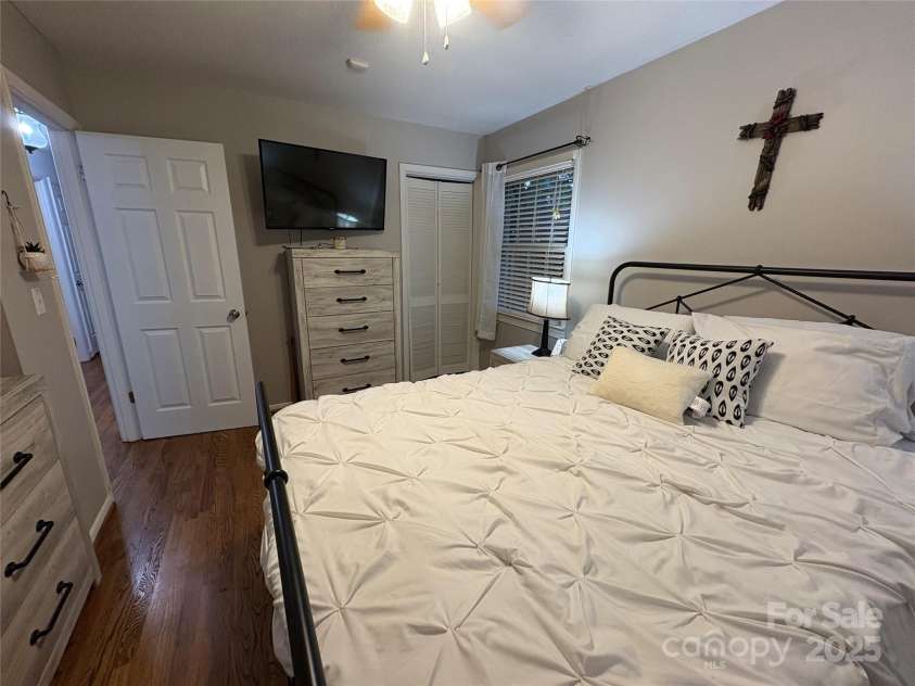 212 Stewart Avenue, Mooresville, NC 28115.  MLS# CAR4246440, YatesRealty ID 8783. 