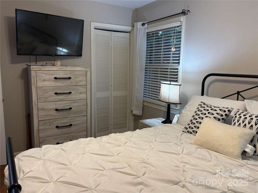 212 Stewart Avenue, Mooresville, NC 28115.  MLS# CAR4246440, YatesRealty ID 8783. 