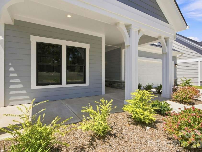 3048 Five Creek Road, Charlotte, NC 28213.  MLS# CAR4302614, YatesRealty ID 8783. 