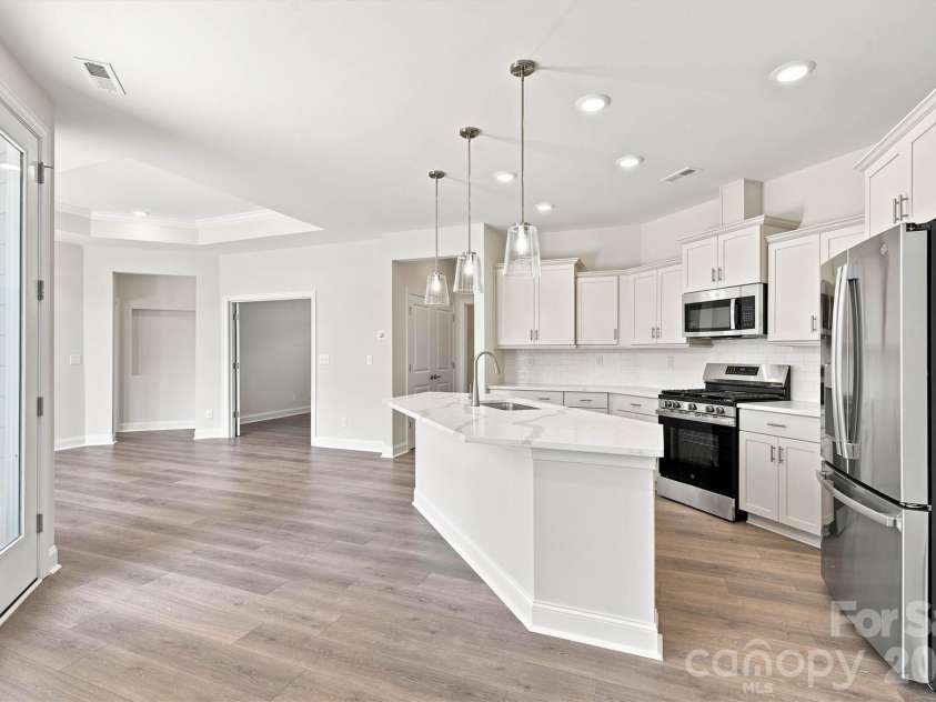 3048 Five Creek Road, Charlotte, NC 28213.  MLS# CAR4302614, YatesRealty ID 8783. 