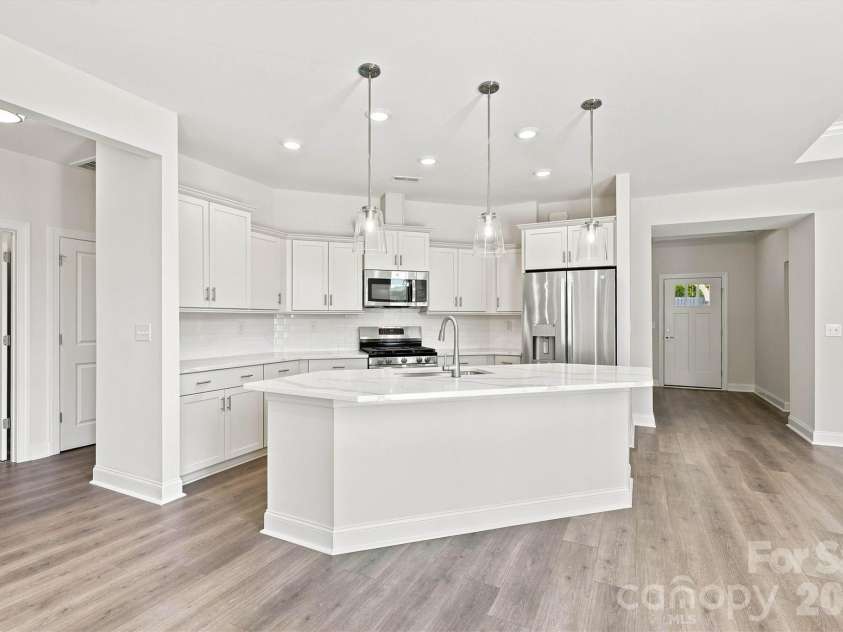 3048 Five Creek Road, Charlotte, NC 28213.  MLS# CAR4302614, YatesRealty ID 8783. 