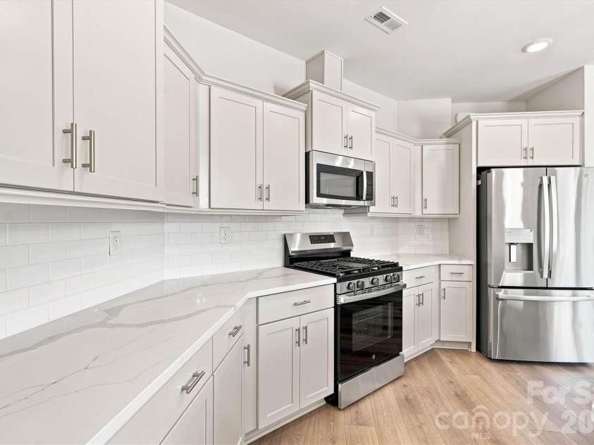 3048 Five Creek Road, Charlotte, NC 28213.  MLS# CAR4302614, YatesRealty ID 8783. 