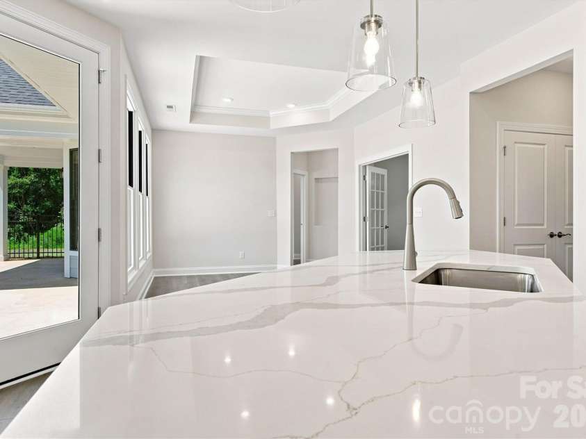 3048 Five Creek Road, Charlotte, NC 28213.  MLS# CAR4302614, YatesRealty ID 8783. 