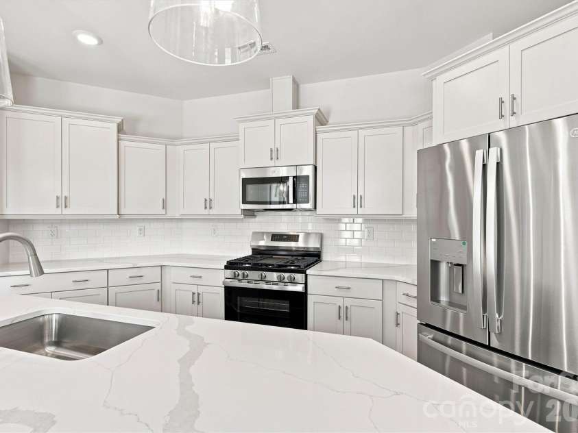 3048 Five Creek Road, Charlotte, NC 28213.  MLS# CAR4302614, YatesRealty ID 8783. 