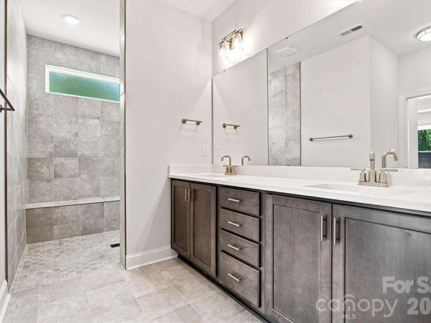 3048 Five Creek Road, Charlotte, NC 28213.  MLS# CAR4302614, YatesRealty ID 8783. 