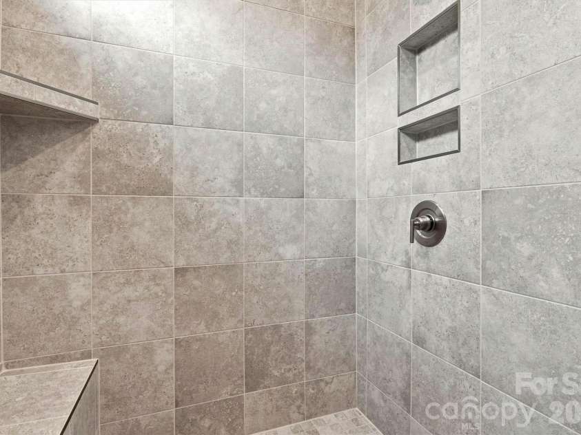 3048 Five Creek Road, Charlotte, NC 28213.  MLS# CAR4302614, YatesRealty ID 8783. 