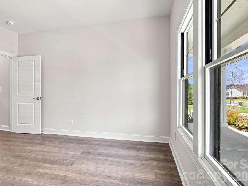 3048 Five Creek Road, Charlotte, NC 28213.  MLS# CAR4302614, YatesRealty ID 8783. 