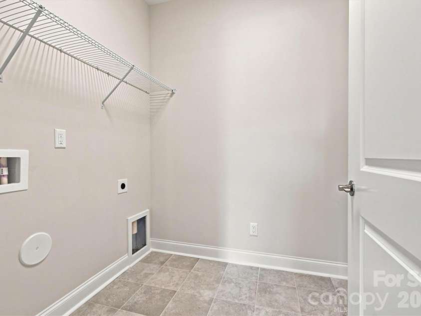 3048 Five Creek Road, Charlotte, NC 28213.  MLS# CAR4302614, YatesRealty ID 8783. 