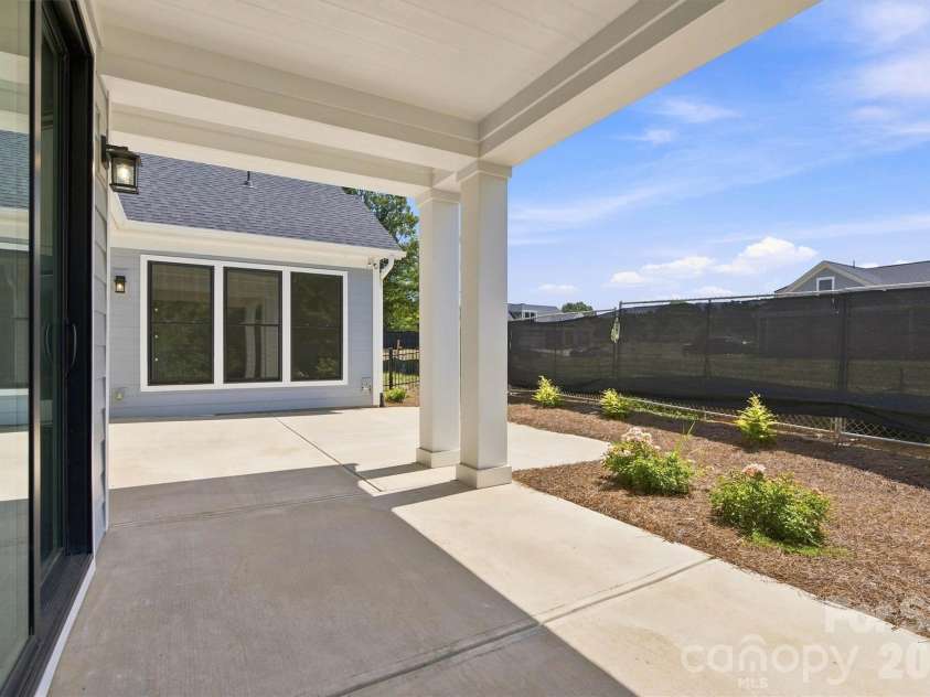 3048 Five Creek Road, Charlotte, NC 28213.  MLS# CAR4302614, YatesRealty ID 8783. 