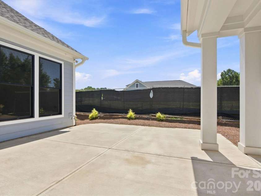 3048 Five Creek Road, Charlotte, NC 28213.  MLS# CAR4302614, YatesRealty ID 8783. 