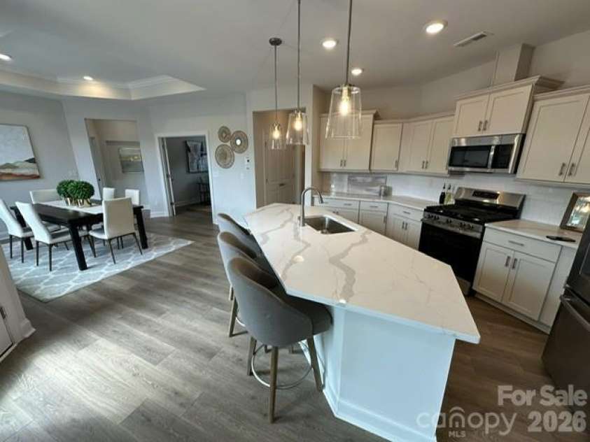 3048 Five Creek Road, Charlotte, NC 28213.  MLS# CAR4302614, YatesRealty ID 8783. 