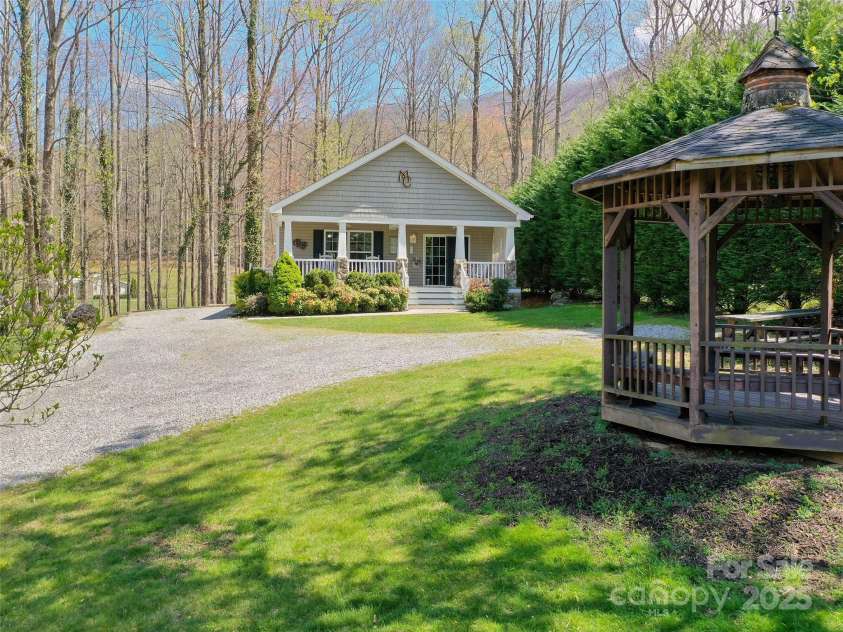 107 Timberline Drive, Maggie Valley, NC 28751.  MLS# CAR4247812, YatesRealty ID 8784. 