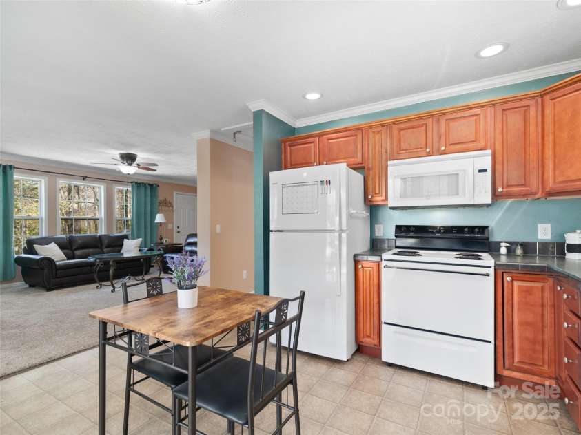 107 Timberline Drive, Maggie Valley, NC 28751.  MLS# CAR4247812, YatesRealty ID 8784. 