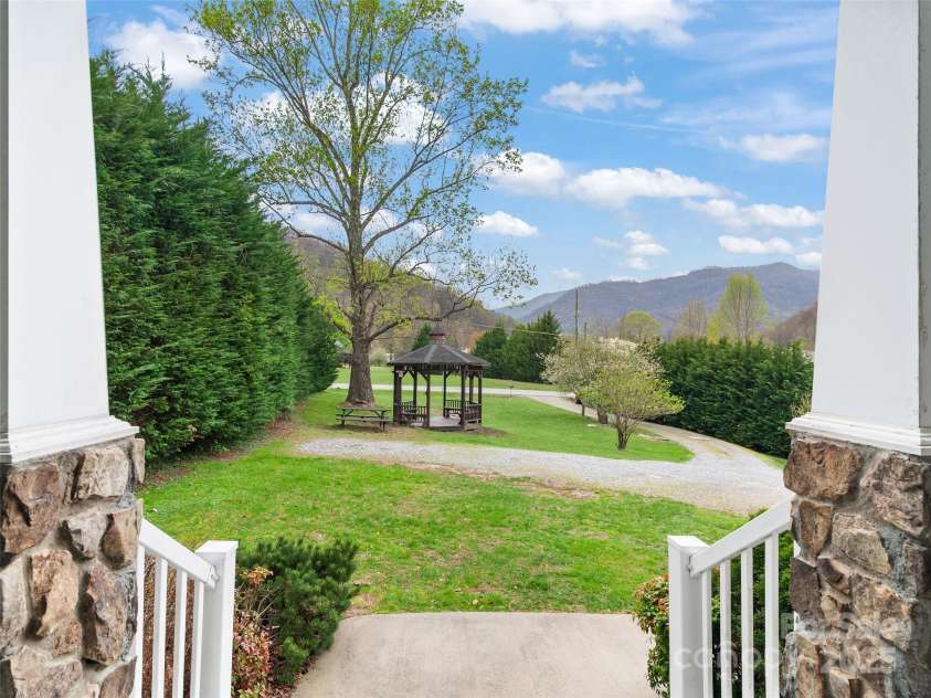 107 Timberline Drive, Maggie Valley, NC 28751.  MLS# CAR4247812, YatesRealty ID 8784. 