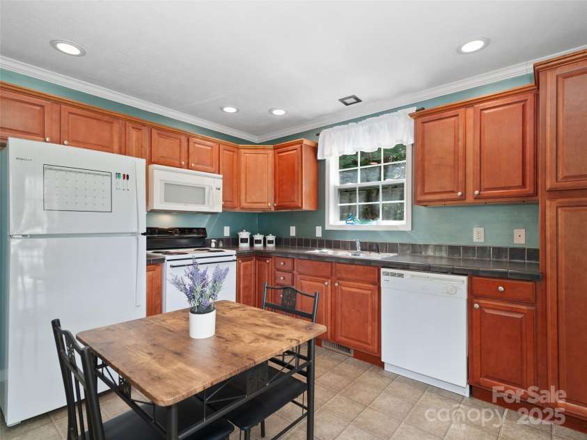 107 Timberline Drive, Maggie Valley, NC 28751.  MLS# CAR4247812, YatesRealty ID 8784. 