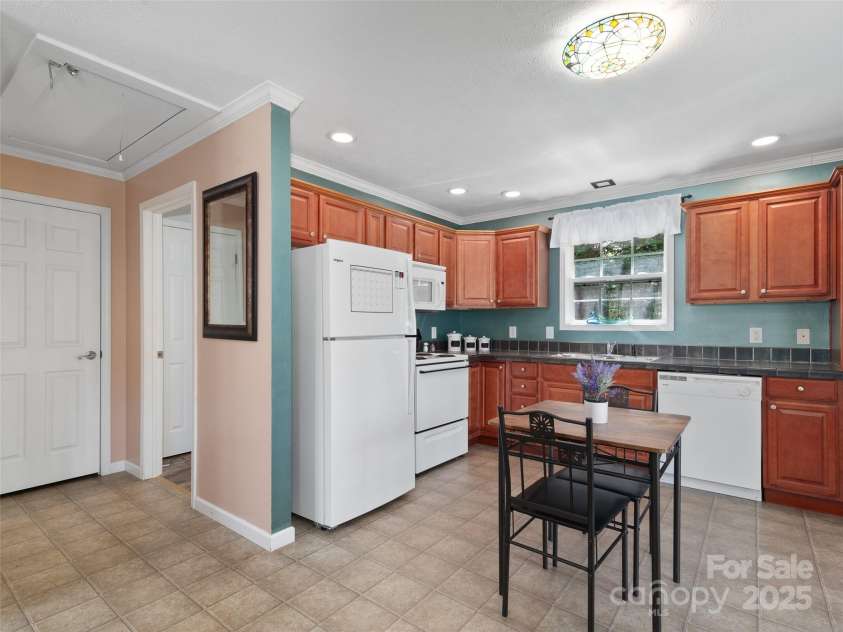 107 Timberline Drive, Maggie Valley, NC 28751.  MLS# CAR4247812, YatesRealty ID 8784. 