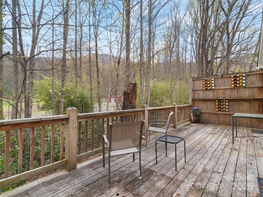 107 Timberline Drive, Maggie Valley, NC 28751.  MLS# CAR4247812, YatesRealty ID 8784. 