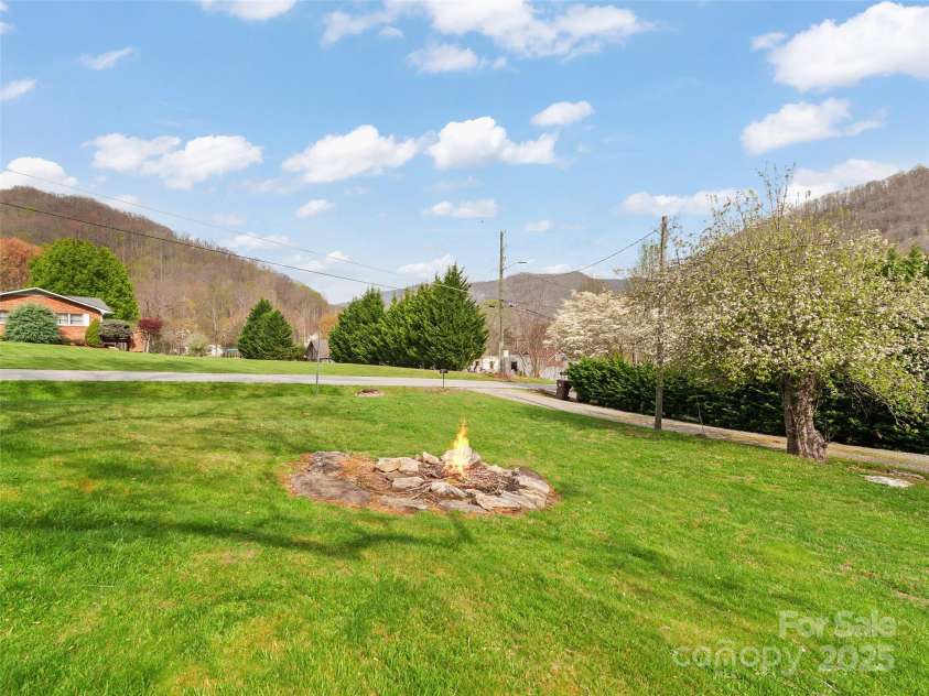 107 Timberline Drive, Maggie Valley, NC 28751.  MLS# CAR4247812, YatesRealty ID 8784. 