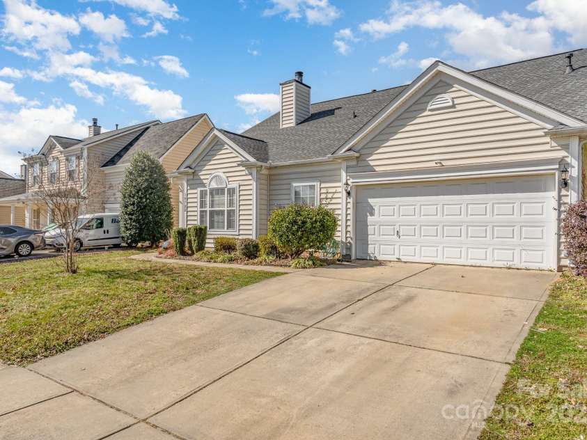 10722 Mountain Springs Drive, Charlotte, NC 28278.  MLS# CAR4226563, YatesRealty ID 8785. 