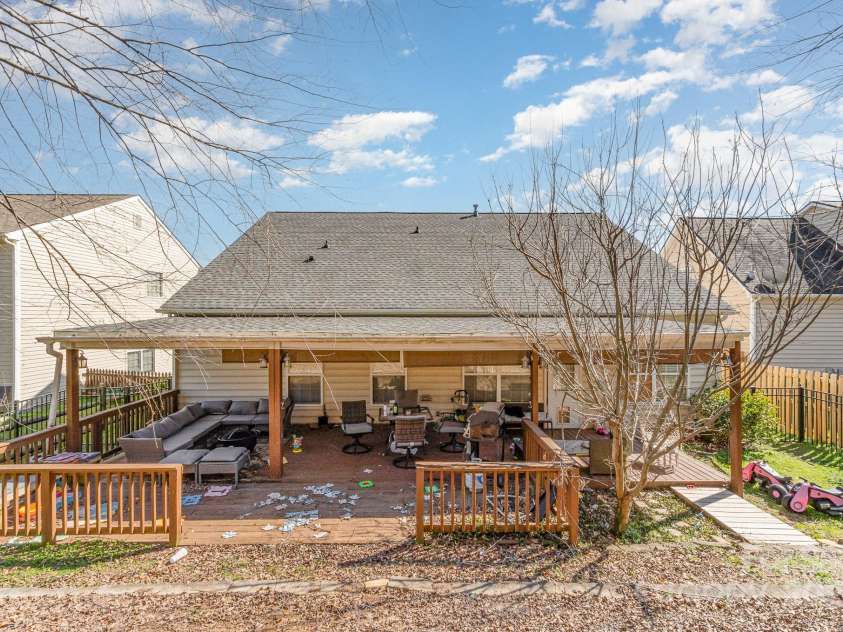 10722 Mountain Springs Drive, Charlotte, NC 28278.  MLS# CAR4226563, YatesRealty ID 8785. 