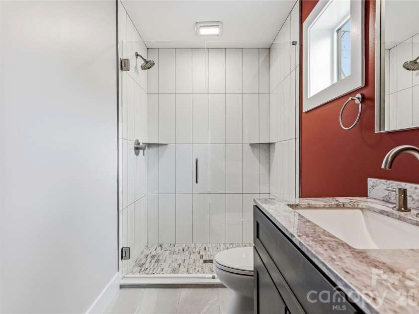 326 Emma Road, Asheville, NC 28806.  MLS# CAR4354213, YatesRealty ID 8786. Master Bath