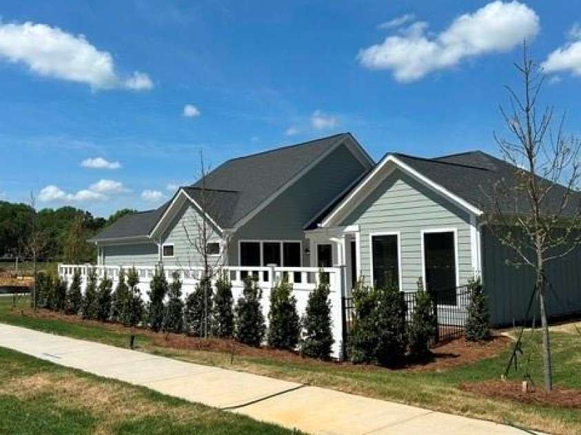 4185 Creek Bridge Circle, Charlotte, NC 28213.  MLS# CAR4243535, YatesRealty ID 8787. 