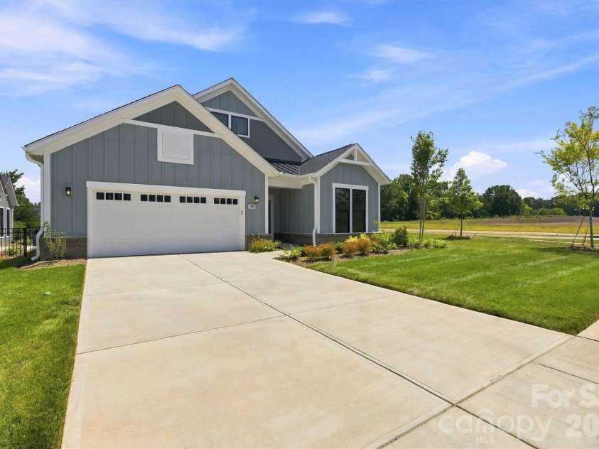 4185 Creek Bridge Circle, Charlotte, NC 28213.  MLS# CAR4243535, YatesRealty ID 8787. 