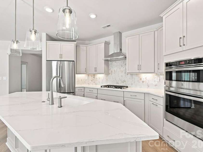 4185 Creek Bridge Circle, Charlotte, NC 28213.  MLS# CAR4243535, YatesRealty ID 8787. 