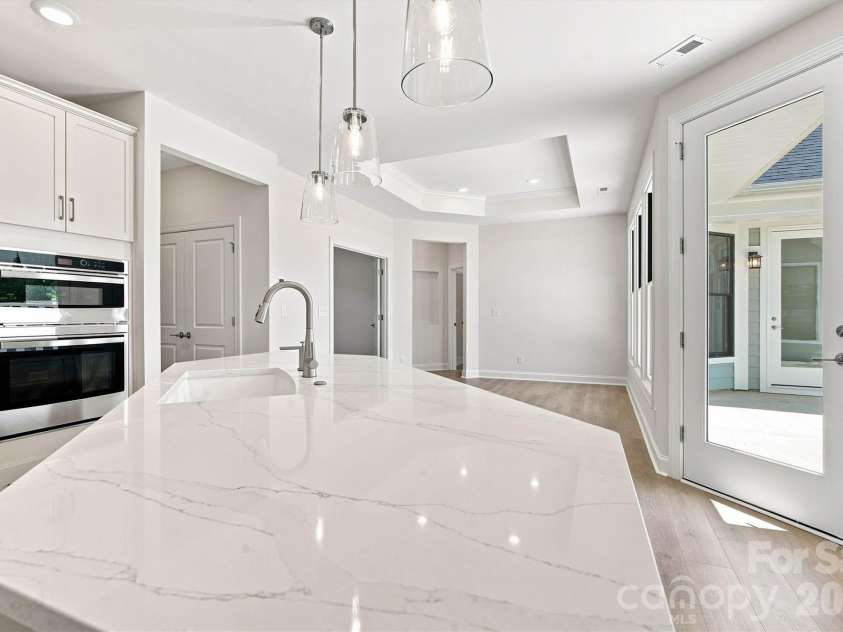 4185 Creek Bridge Circle, Charlotte, NC 28213.  MLS# CAR4243535, YatesRealty ID 8787. 