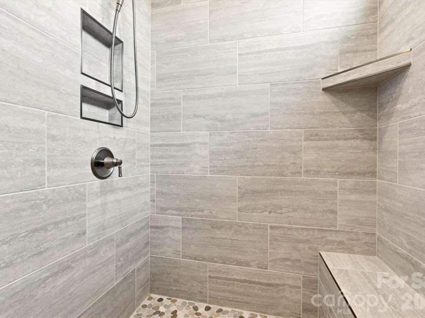4185 Creek Bridge Circle, Charlotte, NC 28213.  MLS# CAR4243535, YatesRealty ID 8787. 