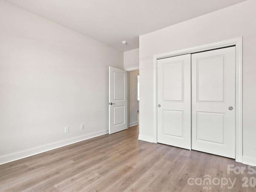 4185 Creek Bridge Circle, Charlotte, NC 28213.  MLS# CAR4243535, YatesRealty ID 8787. 