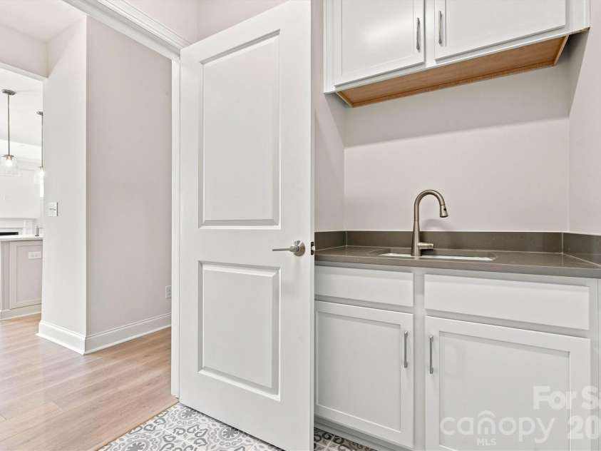 4185 Creek Bridge Circle, Charlotte, NC 28213.  MLS# CAR4243535, YatesRealty ID 8787. 