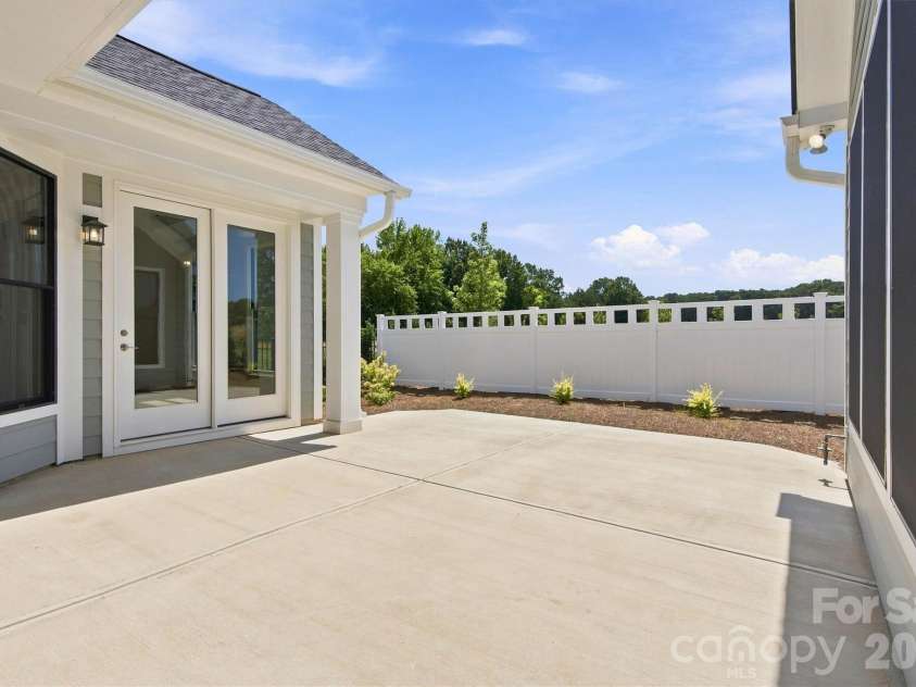 4185 Creek Bridge Circle, Charlotte, NC 28213.  MLS# CAR4243535, YatesRealty ID 8787. 