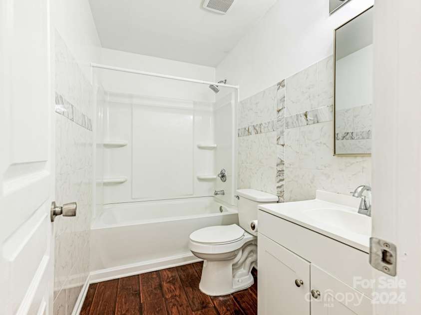 4838 Elizabeth Street, Charlotte, NC 28269.  MLS# CAR4190564, YatesRealty ID 8787. Full Bath 2