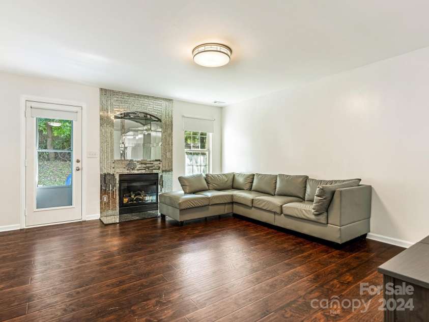4838 Elizabeth Street, Charlotte, NC 28269.  MLS# CAR4190564, YatesRealty ID 8787. Living Room