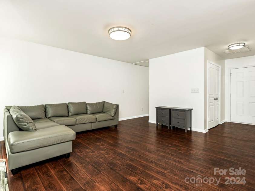 4838 Elizabeth Street, Charlotte, NC 28269.  MLS# CAR4190564, YatesRealty ID 8787. Living Room